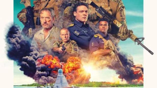 Das Filmplakat für „Invasie“ zeigt eine Gruppe Soldaten und ein Kriegsschiff vor Explosionen.