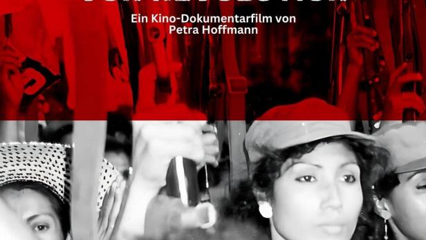 Das Filmplakat zu „Ein Traum von Revolution“ zeigt Frauen vor rotem Hintergrund.