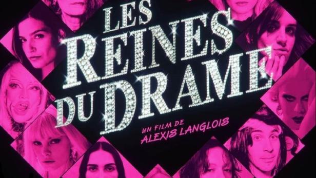Das Filmplakat für „Les Reines du Drame“ zeigt mehrere Schauspieler in pinkfarbenen Rauten.