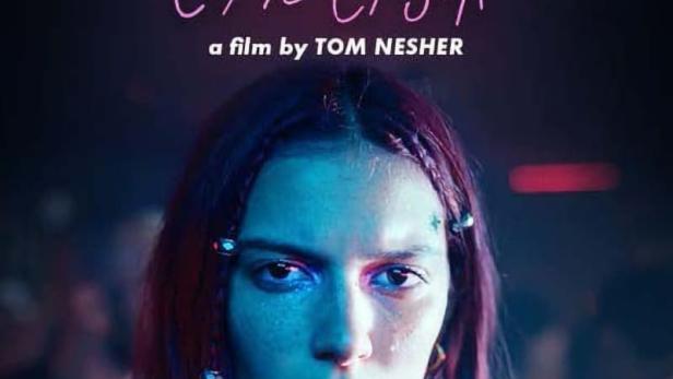 Das Filmplakat für „Come Closer“ von Tom Nesher, ausgewählt für das Tribeca Film Festival 2024.