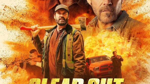 Das Filmplakat für „Clear Cut“ zeigt Clive Standen, Stephen Dorff und Alec Baldwin vor einer explosiven Szene.