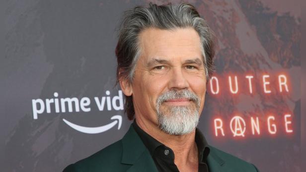 josh-brolin-outer-range.jpg