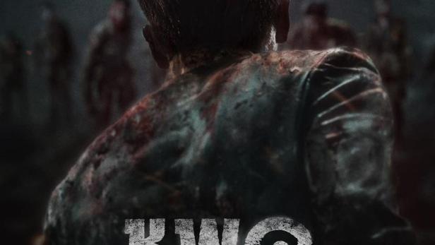 Ein Mann, von hinten gesehen, inmitten einer Gruppe von Zombies, vermutlich eine Szene aus dem Film „KWO – Smorhumi Keunchip“.