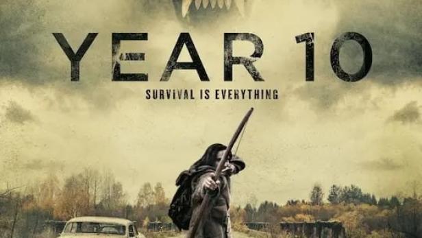 Ein Filmposter für „Year 10“ zeigt eine Person mit Pfeil und Bogen unter dem Gesicht eines Wolfs.