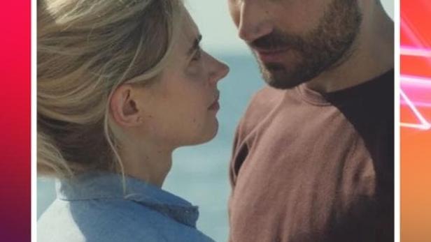 Ein Filmposter für „All of You“ unter der Regie von William Bridges mit zwei Schauspielern.