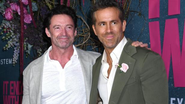 hugh-jackman-ryan-reynold.jpg