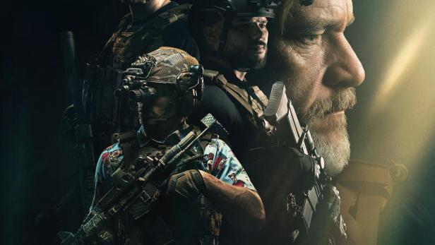 Das Filmplakat für „Sunray: Fallen Soldier“ zeigt mehrere schwer bewaffnete Soldaten.