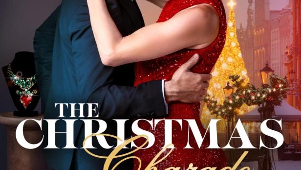 Ein Mann im Smoking und eine Frau im roten Kleid tanzen vor einer weihnachtlichen Stadtkulisse für den Film „The Christmas Charade“.