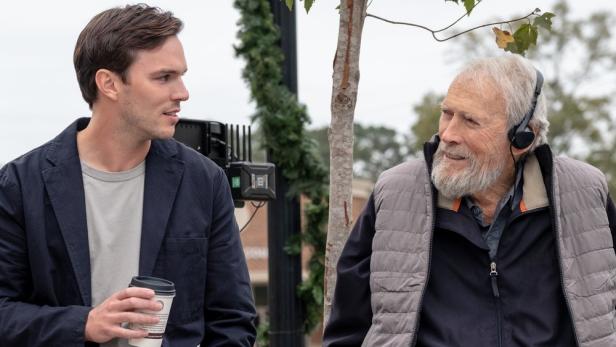 clint-eastwood-nicholas-hoult.jpg