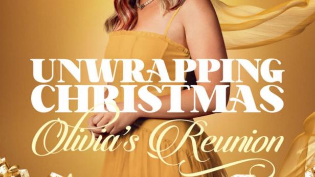 Das Filmplakat für „Unwrapping Christmas: Olivia's Reunion“ mit einer Frau in einem goldenen Kleid vor goldenem Hintergrund und Geschenken.
