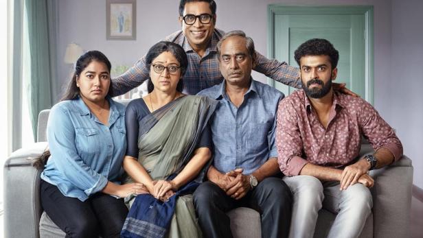 Fünf Personen posieren für ein Poster mit dem Titel „ED Extra Decent“.