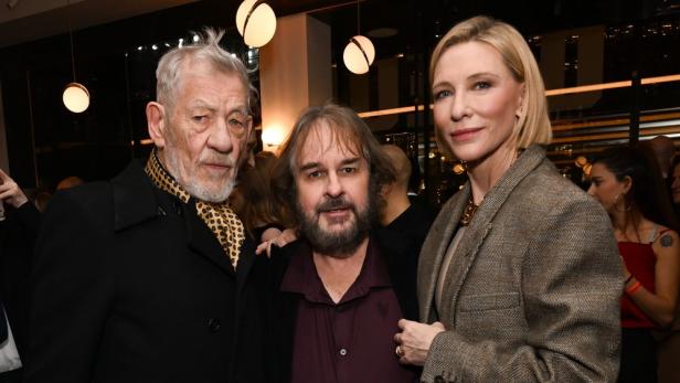 in-mckellen-peter-jackson-cate-blanchett.jpg