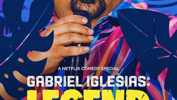 Das Poster für Gabriel Iglesias' Netflix-Comedy-Special „Legend of Fluffy“ zeigt den Comedian mit Mikrofon vor tropischem Hintergrund.
