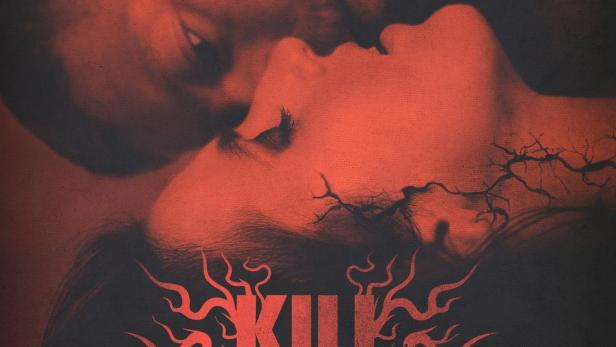Ein rotes Filmplakat für „Kill Your Lover“ zeigt ein Paar in inniger Umarmung.