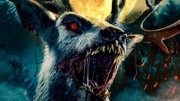 Das Filmplakat für „Bambi: The Reckoning“ zeigt ein entstelltes, zombiehaftes Reh vor einem Vollmond.