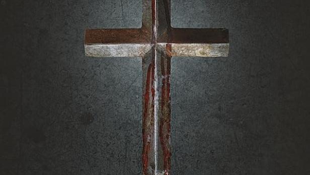 Das Filmplakat für „The Crucifix: Blood of the Exorcist“ zeigt ein blutiges Kreuz.