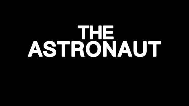 Der Titel „The Astronaut“ in weißer Schrift auf schwarzem Hintergrund.