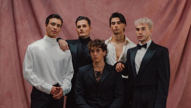 elevator-boys.jpg elevator-boys.jpg