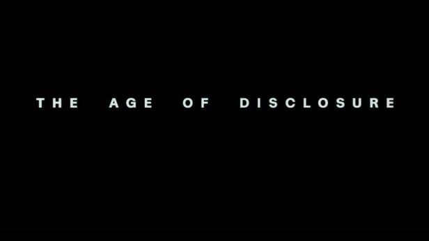 Der Titel „The Age of Disclosure“ auf schwarzem Hintergrund.