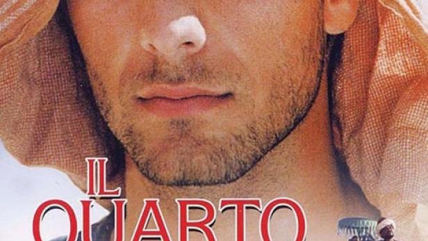 Das Filmplakat für „Il Quarto Re“ mit Raoul Bova als Mann in der Wüste.