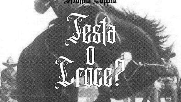 Ein Cowboy reitet auf einem wilden Pferd bei einem Rodeo.