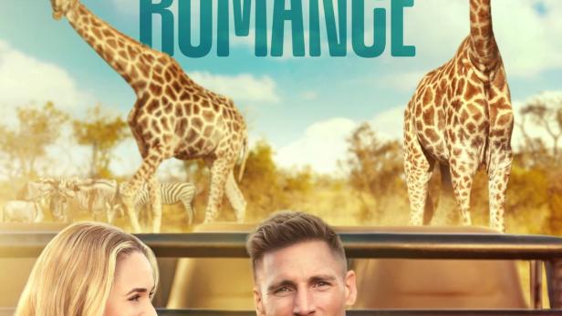 Das Filmplakat für „A Safari Romance“ zeigt ein Paar im Safari-Jeep vor Giraffen und Zebras.