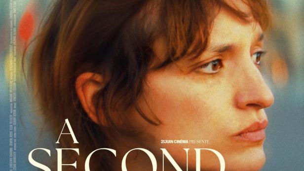 Das Filmplakat für „A Second Life“ mit Agathe Rousselle und Alex Lawther.
