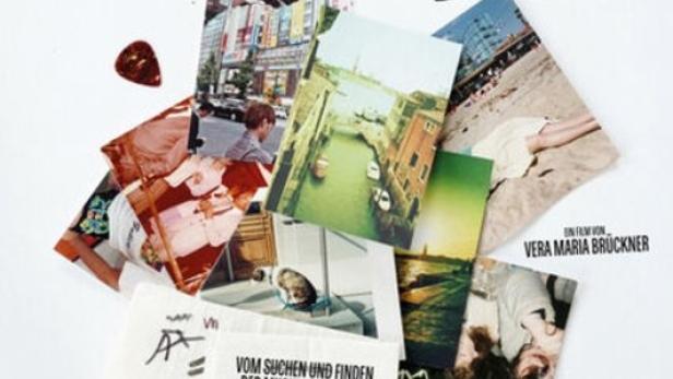 Das Filmplakat für „Endlich unsterblich“ zeigt Fotos, Notizen und den Titel des Films.