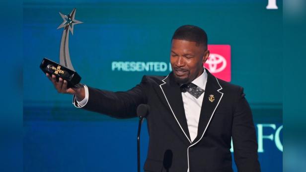 jamie-foxx-bet-awards.jpg