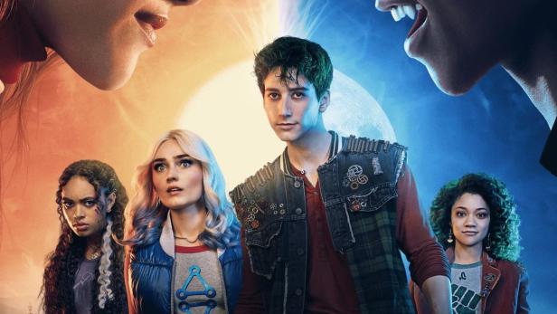 Das Filmplakat für „Zombies 4: Dawn of the Vampires“ zeigt Zombies, Cheerleader und Vampire.