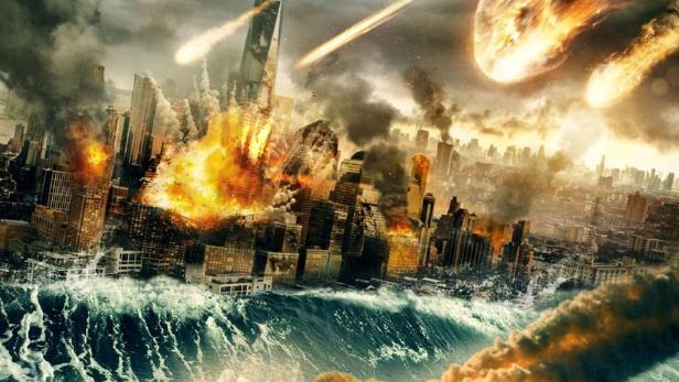 Das Filmplakat für „Meteor: First Impact“ zeigt eine Stadt, die von Meteoren und einer riesigen Flutwelle getroffen wird.