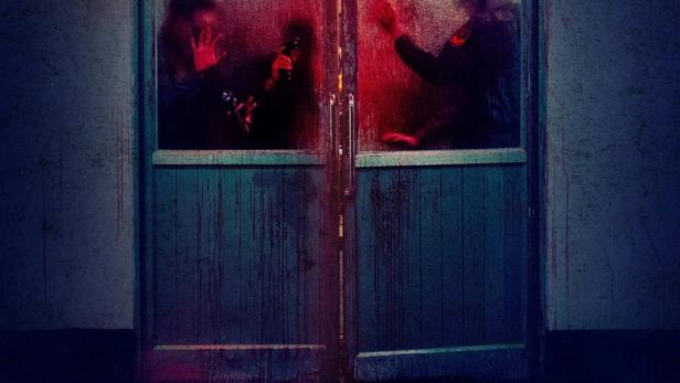 Das Filmplakat für „Mǐn Jiāng Chuán Shìjiàn“ zeigt eine blutbefleckte Tür mit zwei Personen dahinter.