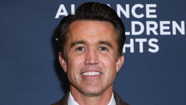 rob-mcelhenney.jpg