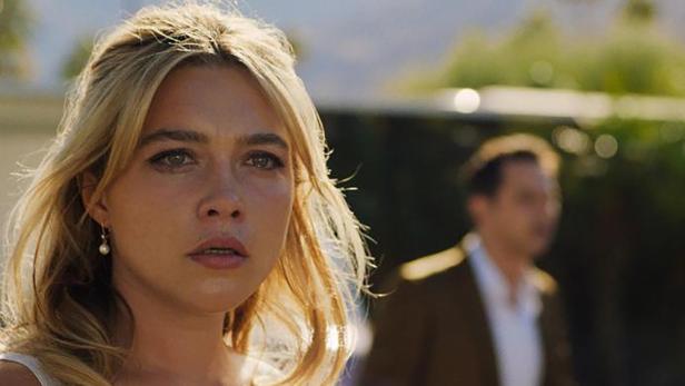 Florence Pugh in einer Szene aus dem Film „Don't Worry Darling“.