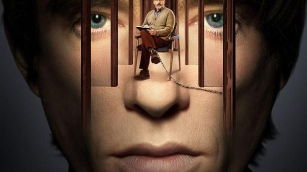 Das Poster für „Der Patient“ Staffel 1 zeigt einen gefesselten Therapeuten im Kopf seines Patienten.