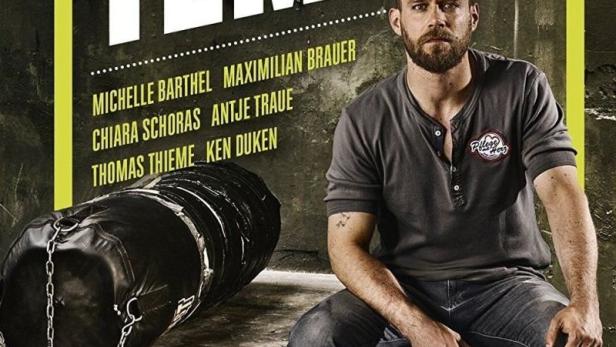 Das Filmplakat zu „Tempel“ mit Maximilian Brauer vor einem Boxsack.