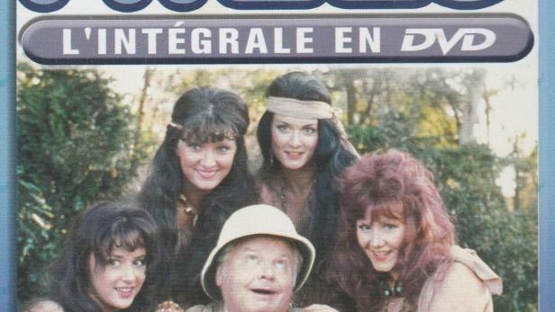 Das DVD-Cover der „Benny Hill Collection“ zeigt Benny Hill mit vier Frauen in einem Topf.