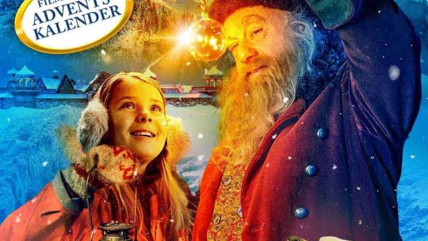 Das Cover des Films „Schneewelt: Das Geheimnis vom wirklich wahren Weihnachtsmann“ zeigt ein Mädchen, den Weihnachtsmann und einen Hund.