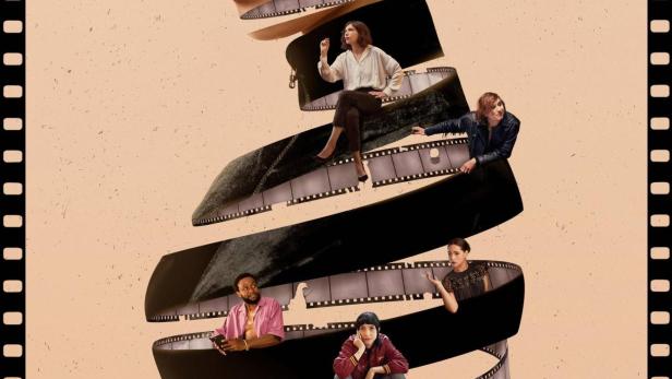 Das Poster für „Irma Vep“ zeigt eine Frau, umgeben von Filmszenen und der Silhouette von Paris.