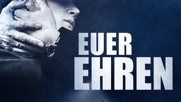 Das Filmplakat für „Euer Ehren“ zeigt zwei Männer und einen Tatort im Schnee.