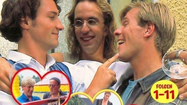 Das DVD-Cover der Komödie „Drei zum Verlieben“ mit Dirk Mierau, Werner Sobotka und Benjamin Sadler.