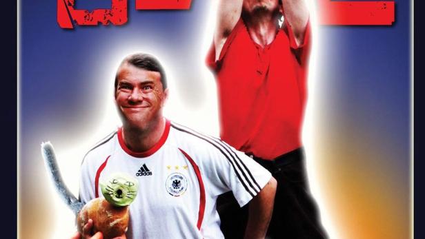 Das Filmplakat zu „Elsterglanz und der Schlüssel für die Weibersauna“ zeigt zwei Männer, einer hält einen leuchtenden Schlüssel hoch.