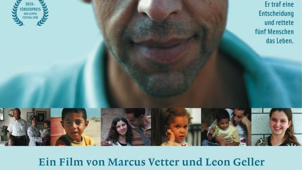 Das Filmplakat zu „Das Herz von Jenin“ zeigt Ismael Khatib und Auszeichnungen des Films.