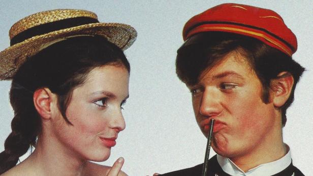 Das Filmplakat für „Ludwig auf Freiersfüßen“ zeigt zwei junge Leute.