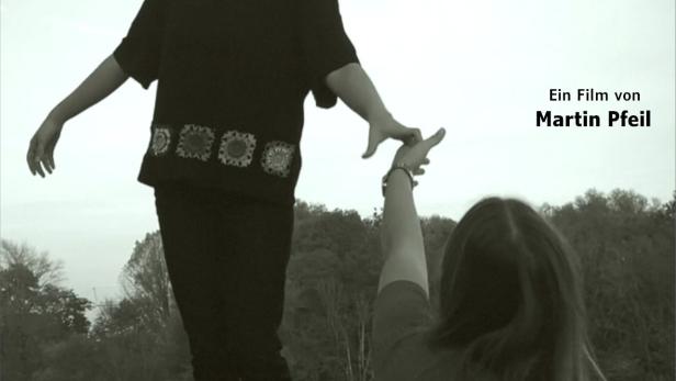 Das Filmplakat zu „Träume leben weiter“ mit Bianca Beer, Lala Marie Wörle und Martin Pfeil.