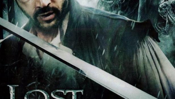 Das Filmplakat für „Lost Colony“ zeigt Adrian Paul mit einem Schwert vor unheimlichen Kreaturen.