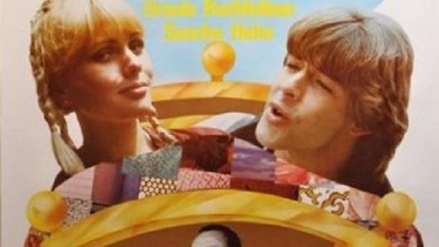 Das Filmplakat für „Kreuzberger Liebesnächte“ zeigt Darsteller in einem Bett.