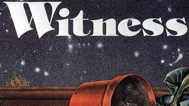 Das Cover des Films „The Kirlian Witness“ zeigt eine Leiche, eine umgefallene Topfpflanze und einen Sternenhimmel.