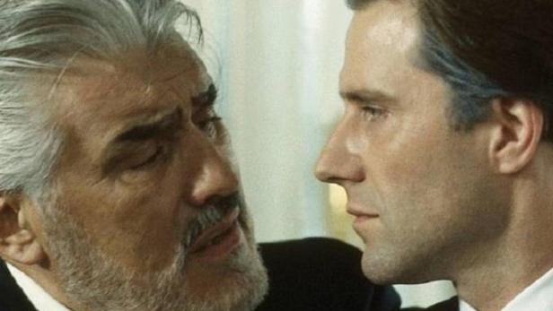 Das Cover der DVD „Der Schattenmann“ mit zwei Männern im Anzug.