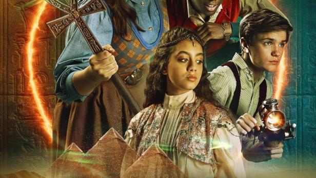 Das Filmplakat für „Theodosia“ zeigt vier junge Abenteurer vor einem ägyptischen Hintergrund.